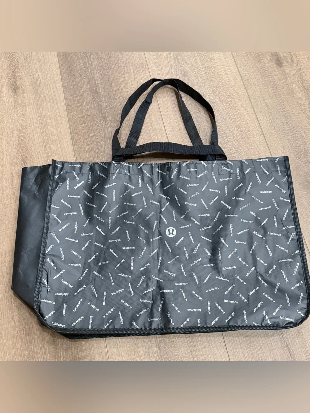 4 Reusable Lululemon Bags 1 Black Large & 3 Small Excellent Condition
